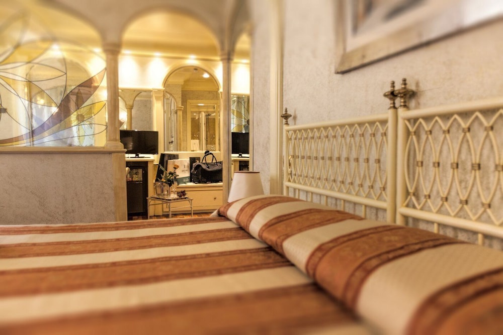 Hotel Colomba D Oro 9/79