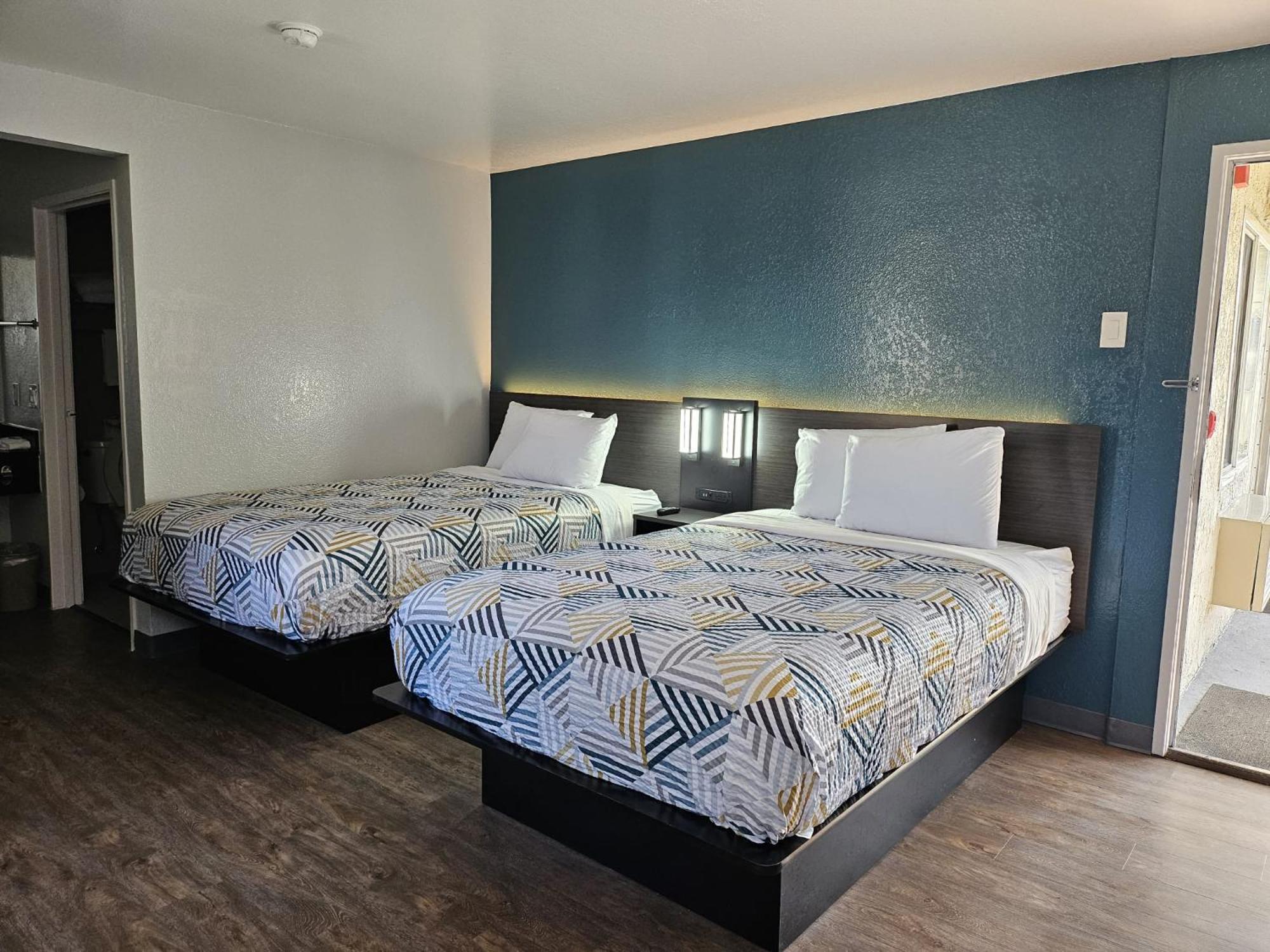 غرفة ديلوكس رباعية، Motel6 Westminster, CA - North 3/10