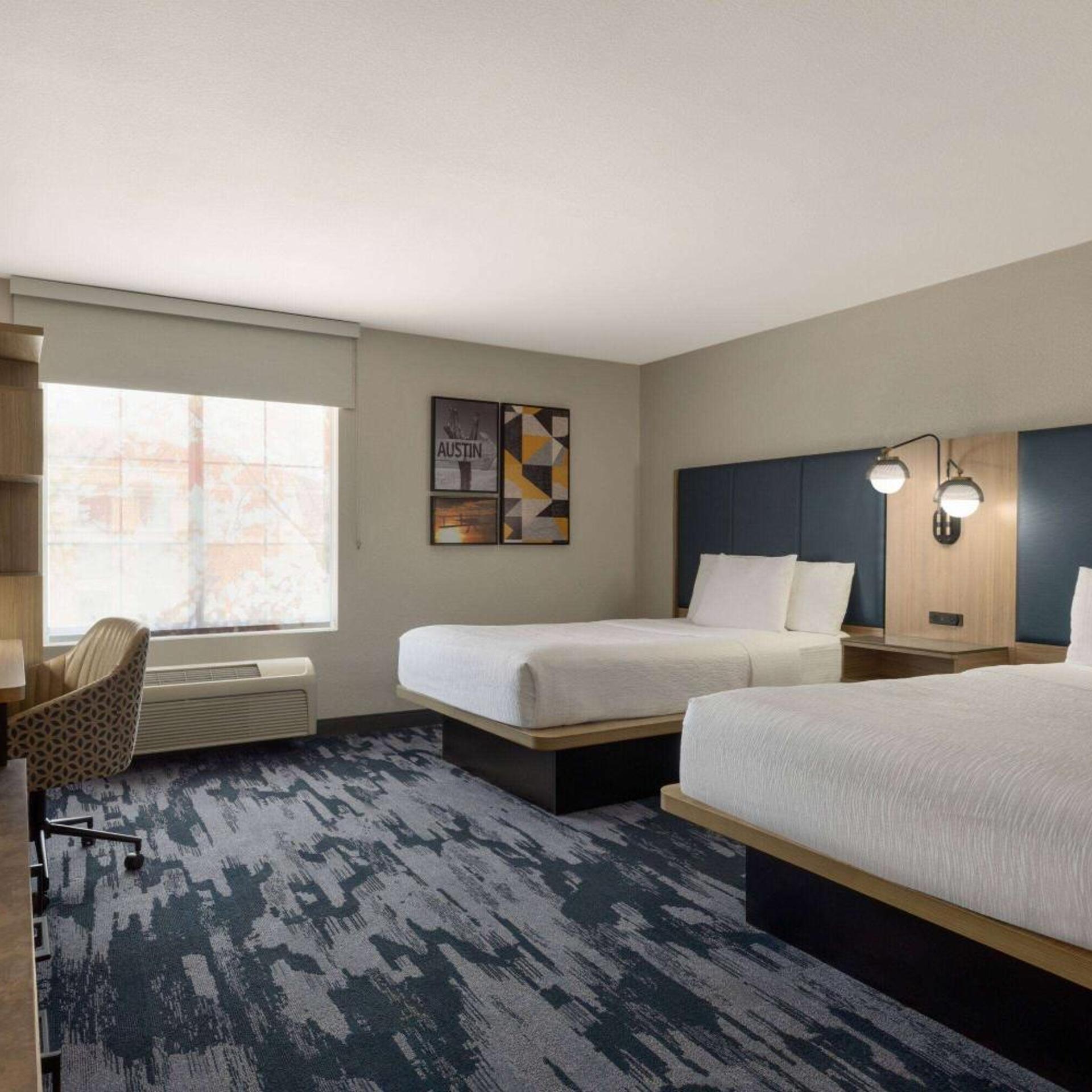 غرفة بسريرين مزدوجين بحوض استحمام لذوي الإعاقة، Fairfield by Marriott Inn & Suites Austin West 4/9