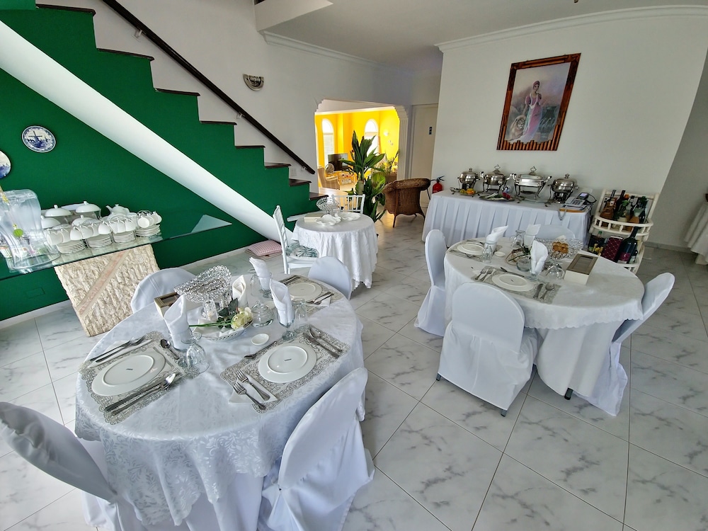 Adonai Hotel Boutique Bed And Breakfast 70/93