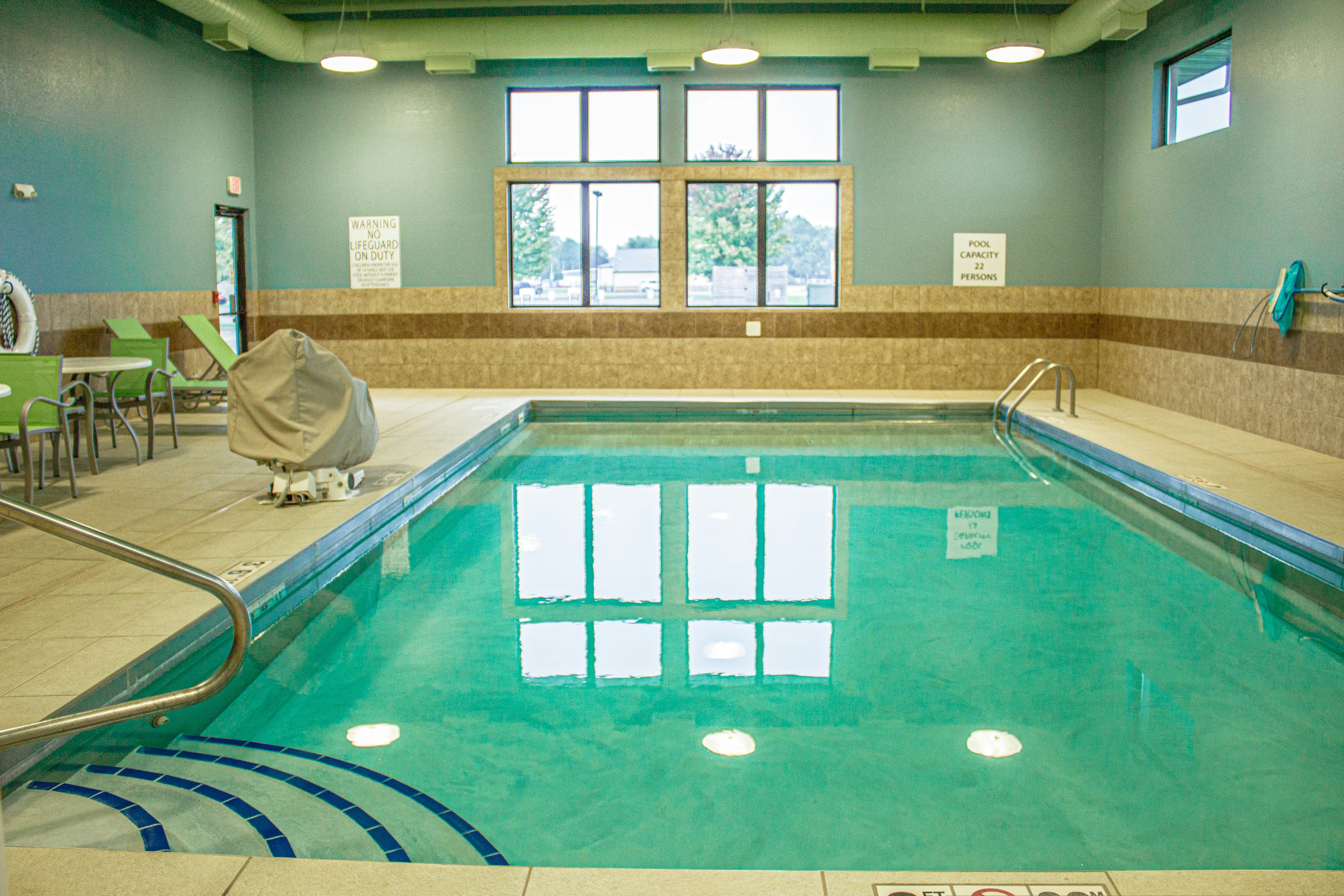 Holiday Inn Express Hotel And Suites Worthington 17/29