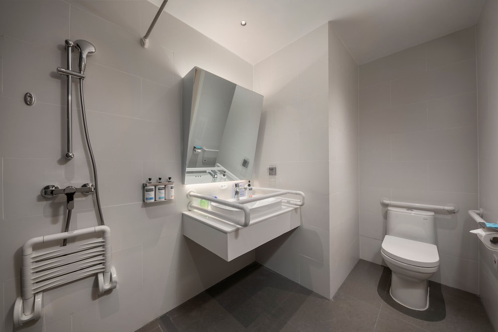 HOLIDAY INN EXPRESS Beihai Silver Beach 20/61