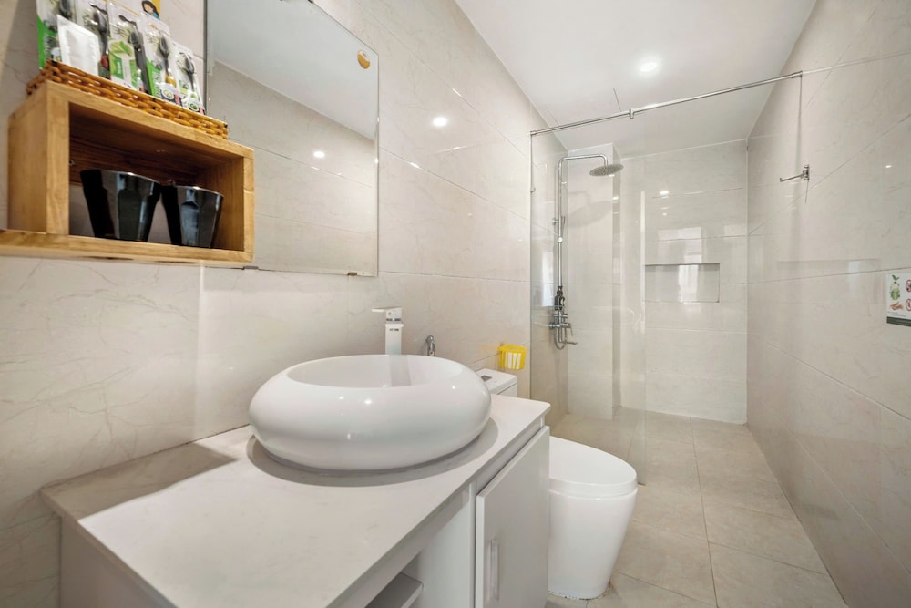 Raon Danang Beach Hotel 68/73