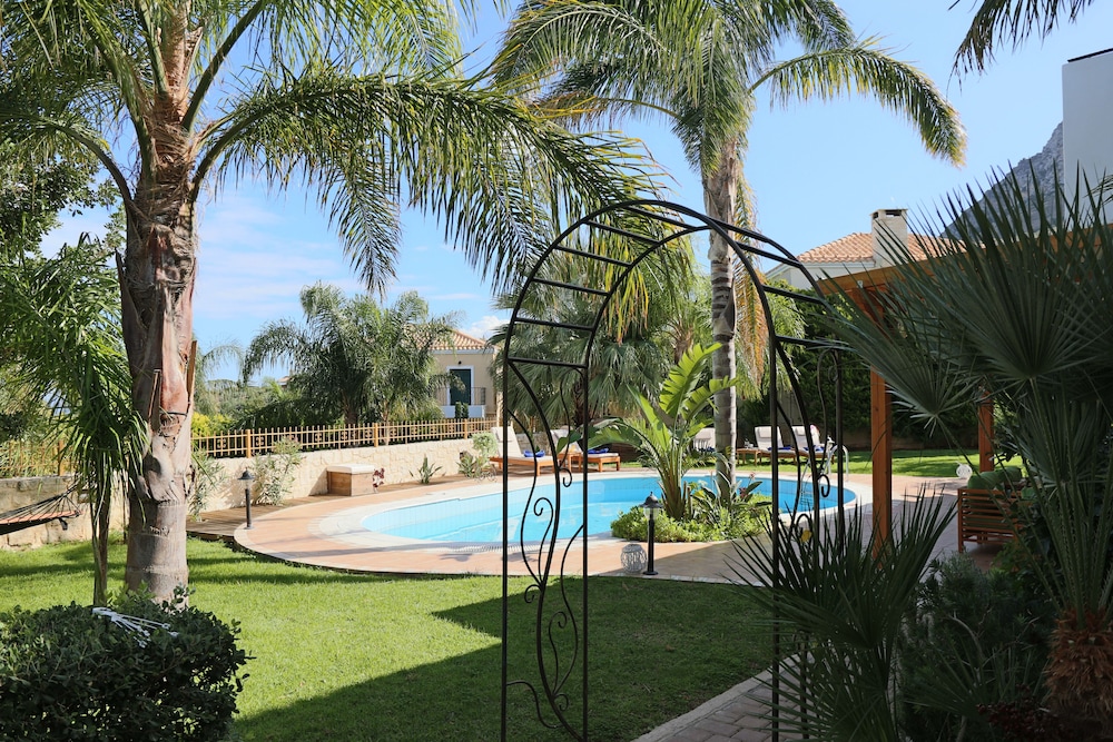 Pandora Villas 28/36