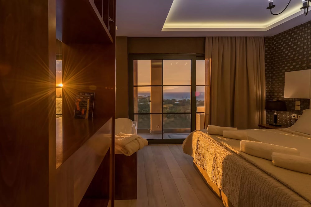 Elegance Luxury Executive Suites - Adults Only 29/58