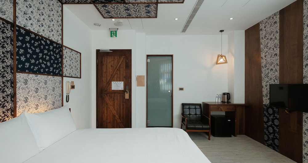 JOURNEY HOSTEL 33/68