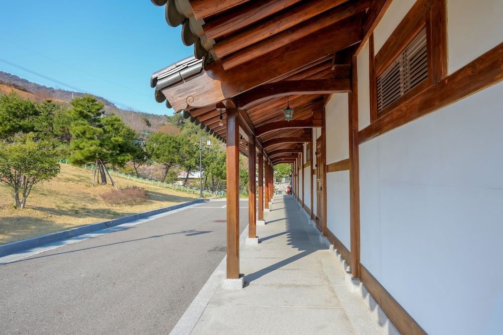 Hanok Hotel Odongjae 8/43
