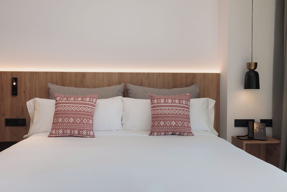SUPERIOR, EXECUTIVE, SUITE, DOUBLE BED