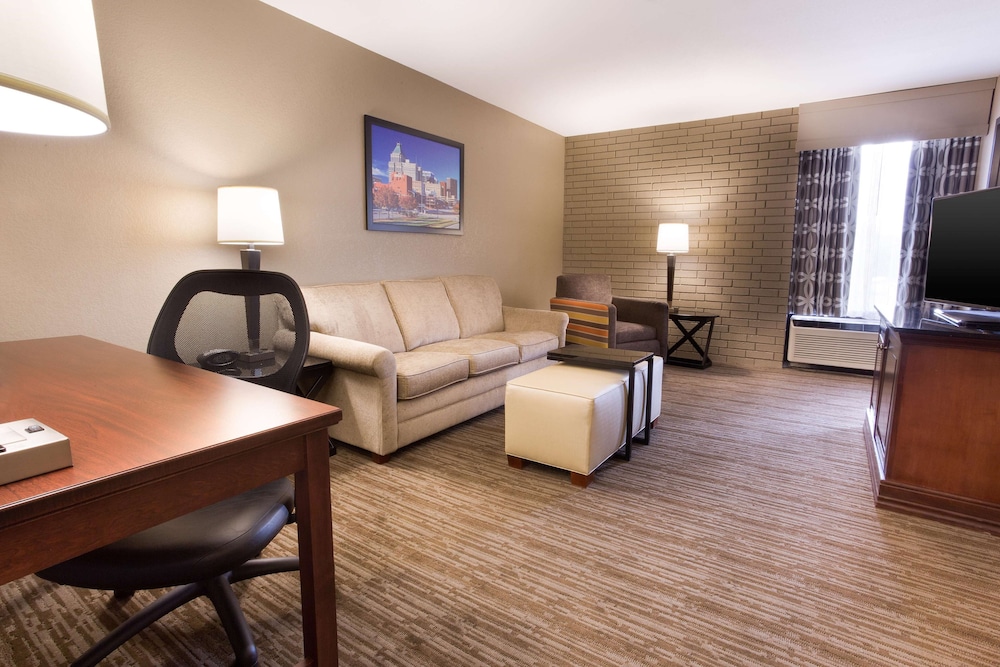 Drury Inn and Suites Greensboro 27/38