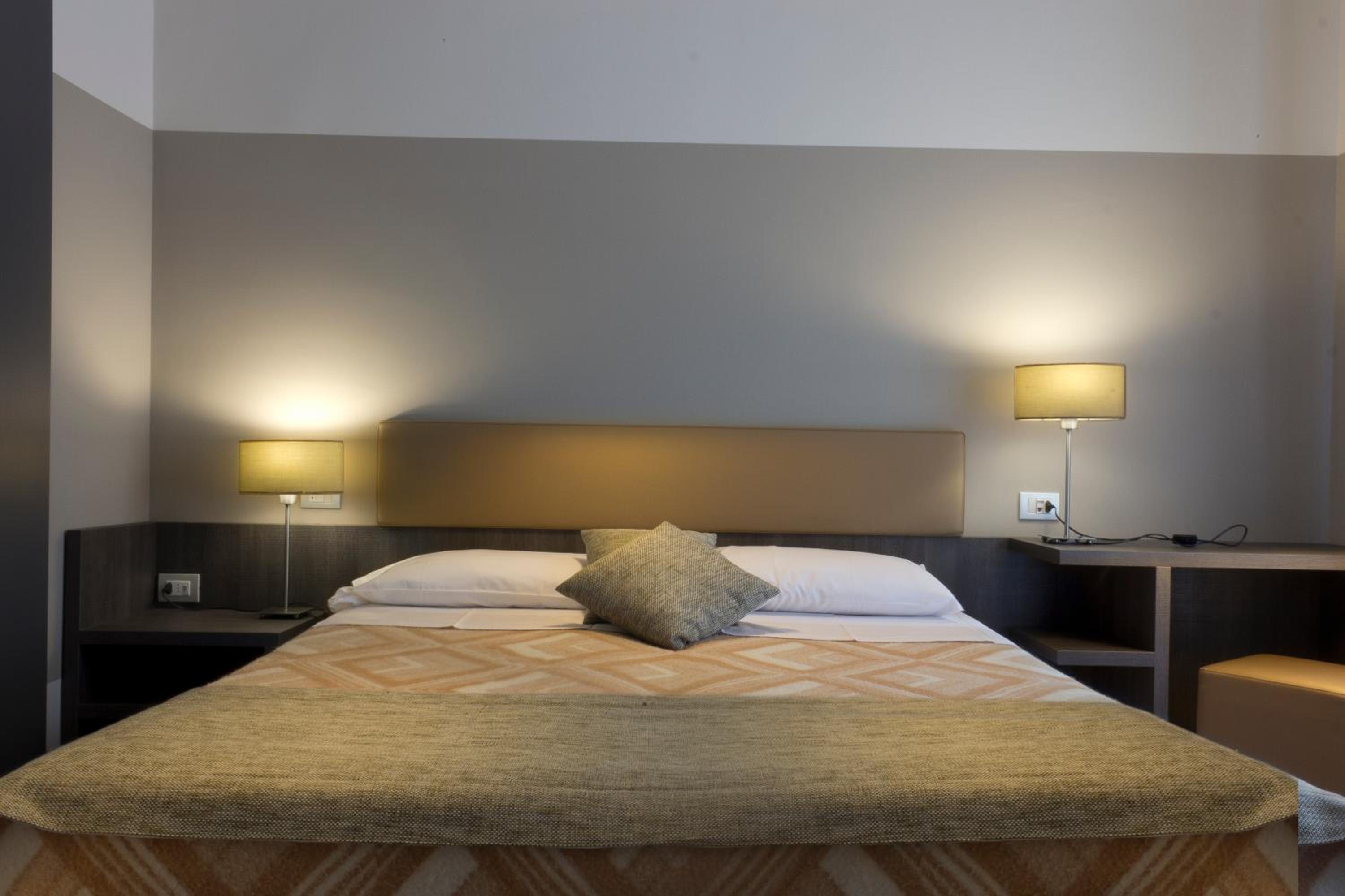 Superior, Triple, Hotel Desiree 5/7