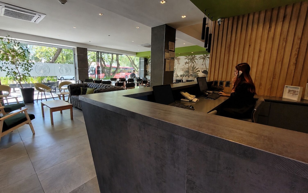 Soltigua Apart Hotel Mendoza 4/45