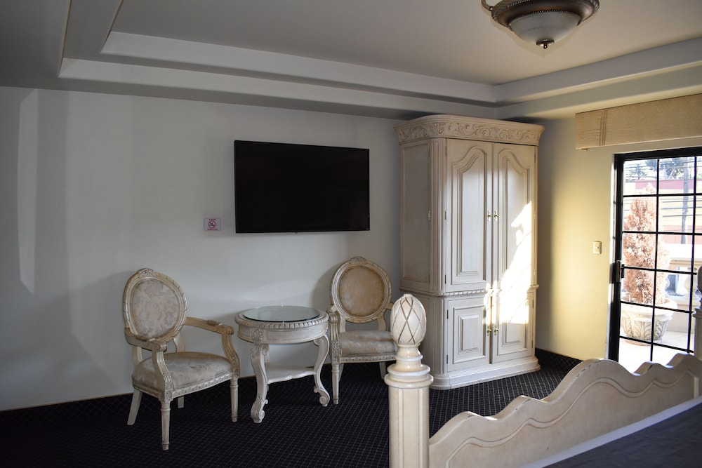 Hotel Frontiere 27/38