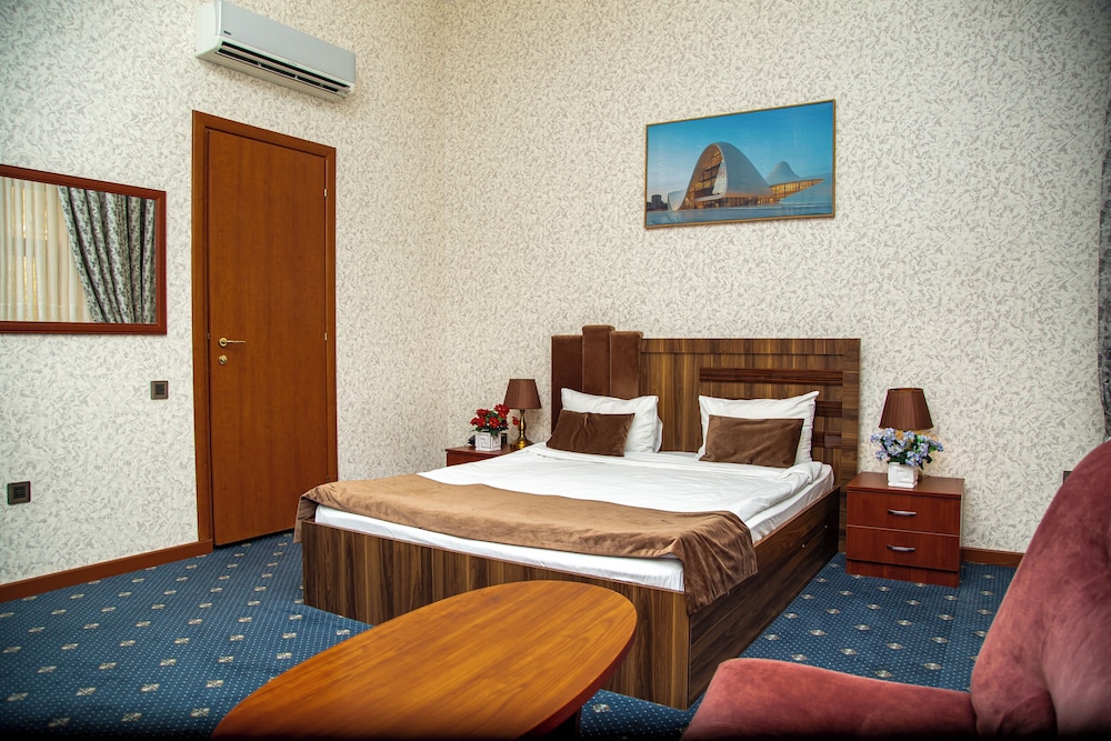 Du Port Hotel 33/81