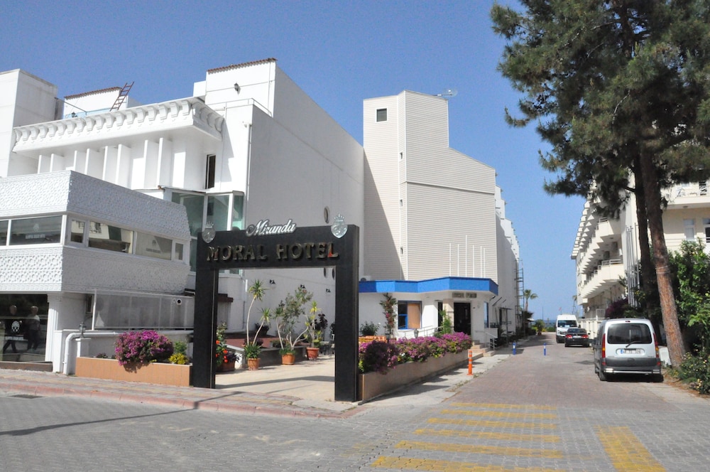 Miranda Moral Beach Hotel 5/61