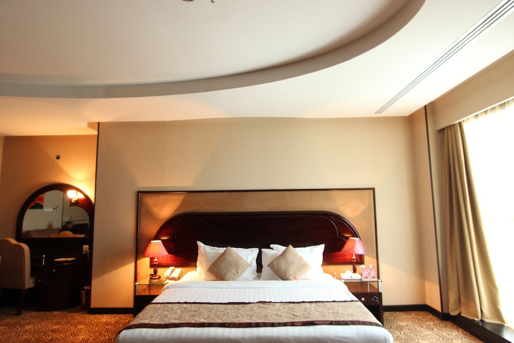 Awaliv International Hotel 25/68