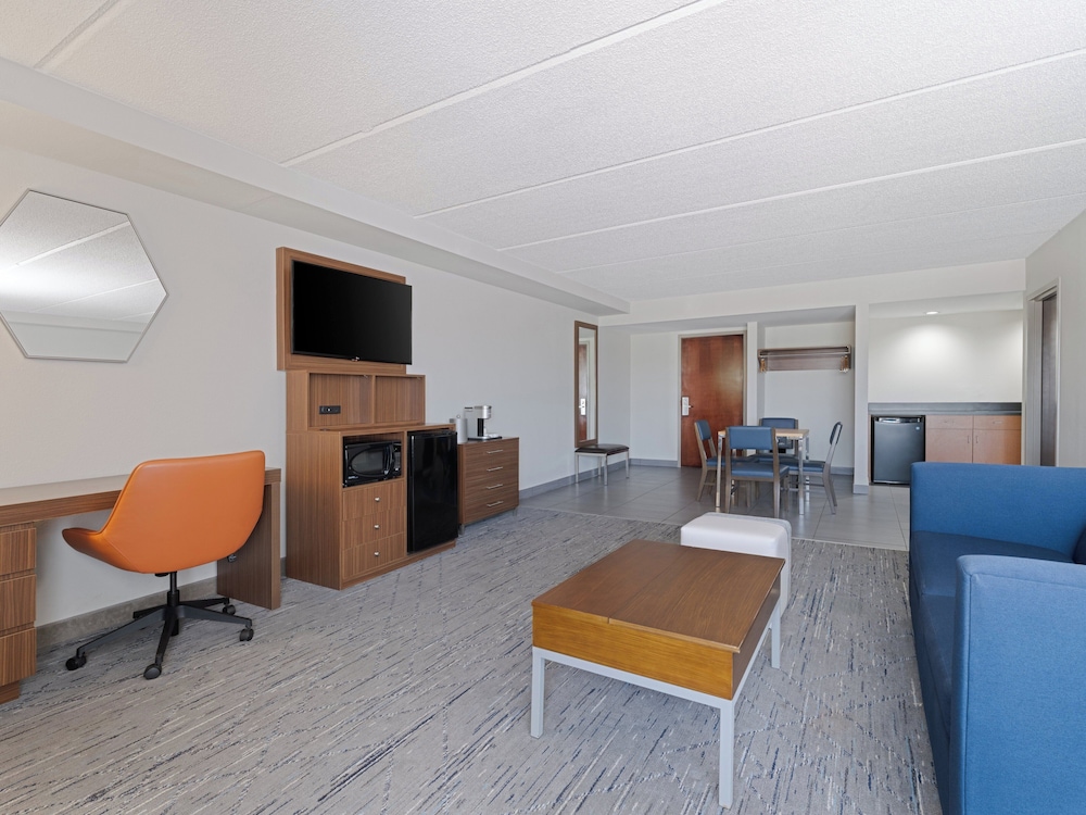 Holiday Inn Express Suites Augusta West Ft Gordon Area 49/69
