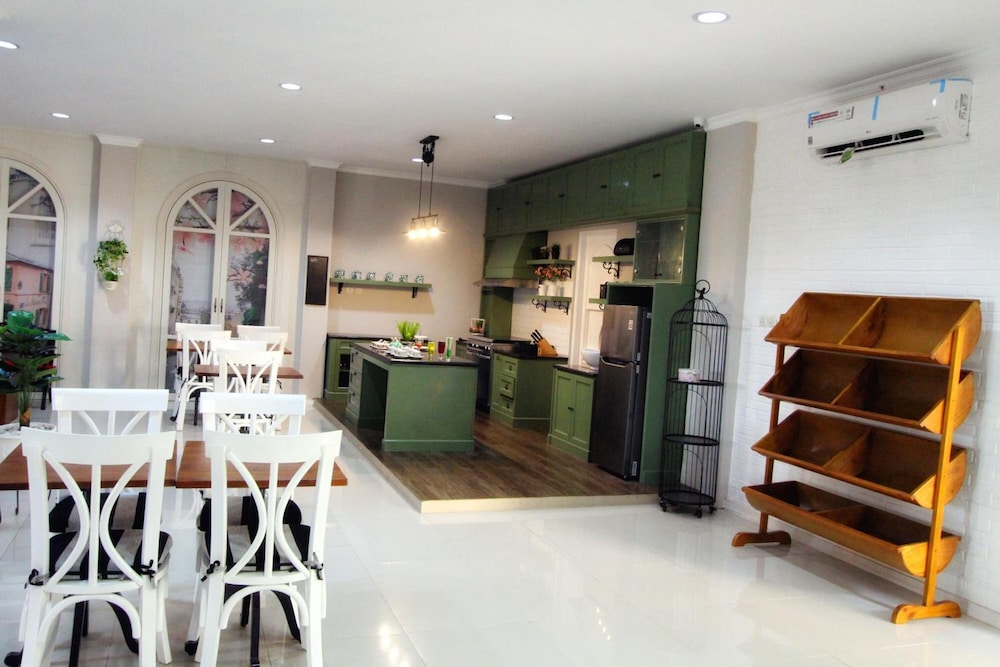Omah Madam Bed & Breakfast 3/44