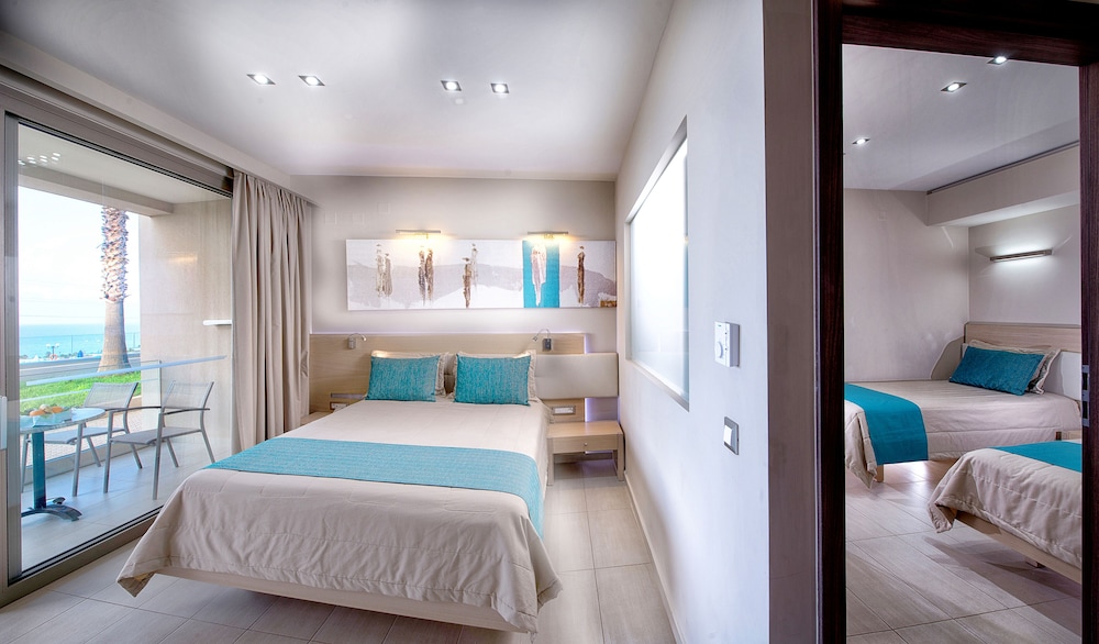 Superior, Family, Queen and Twin Beds, Sea View