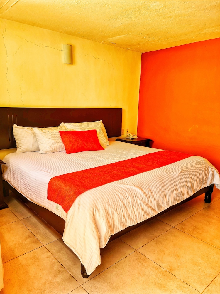 Hotel Jardines Del Carmen 11/50