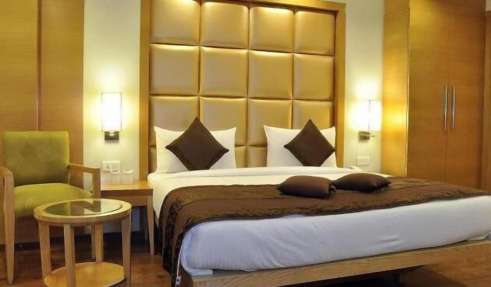 Hotel Almondz 19/38