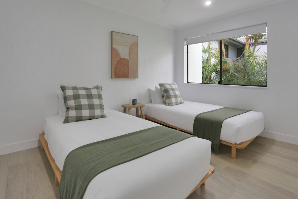 NOOSA PLACE RESORT 24/74