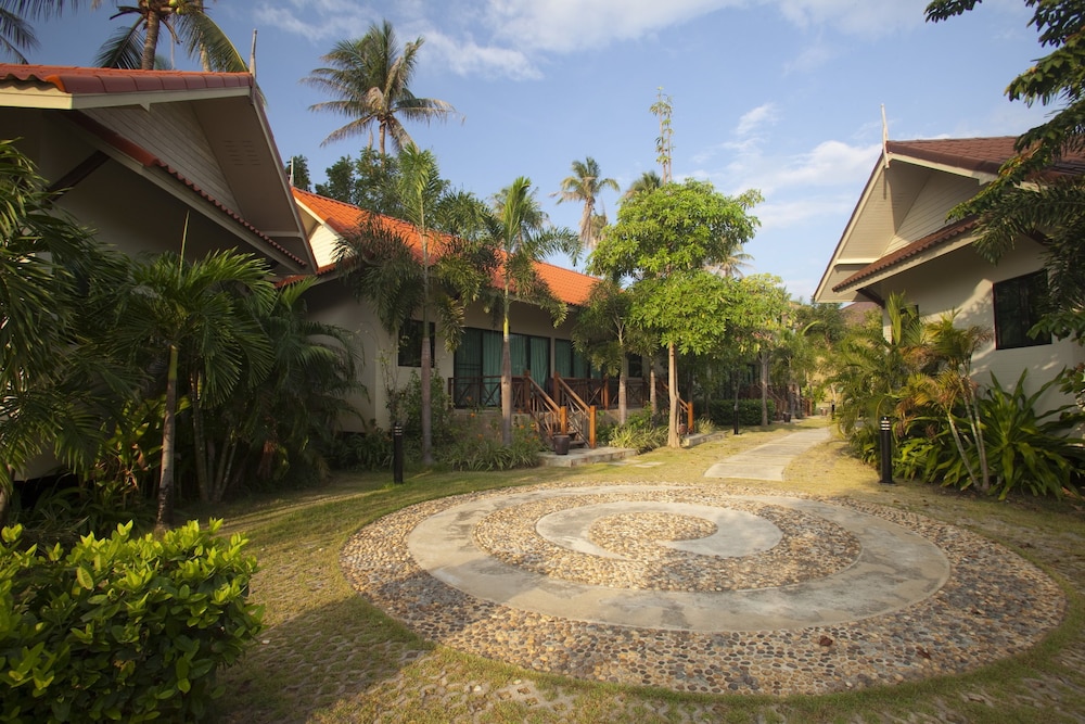Kuiburi Hotel and Resort 35/41