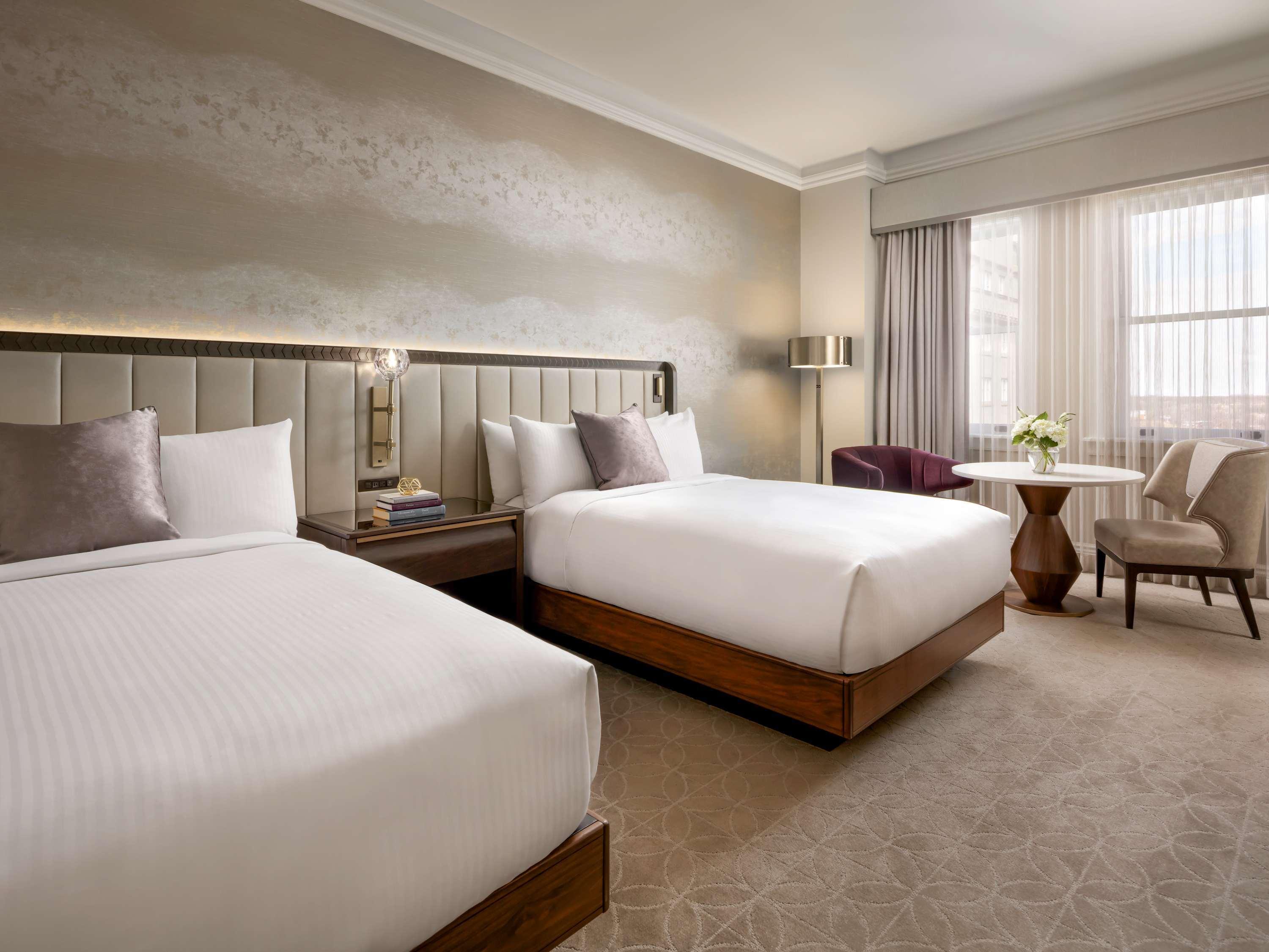 Fairmont, 2 Double Beds, City View, Bath and Shower