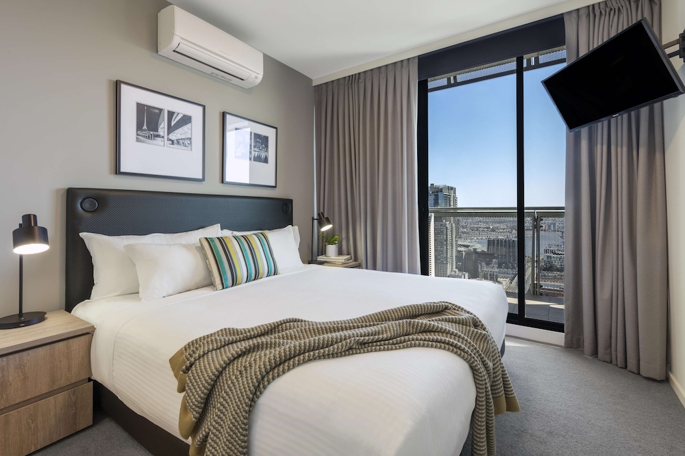 Oaks Melbourne on William Suites 7/50