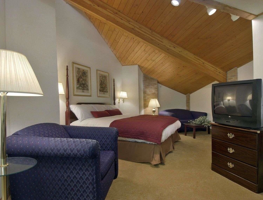 Baymont by Wyndham Whitewater 10/12