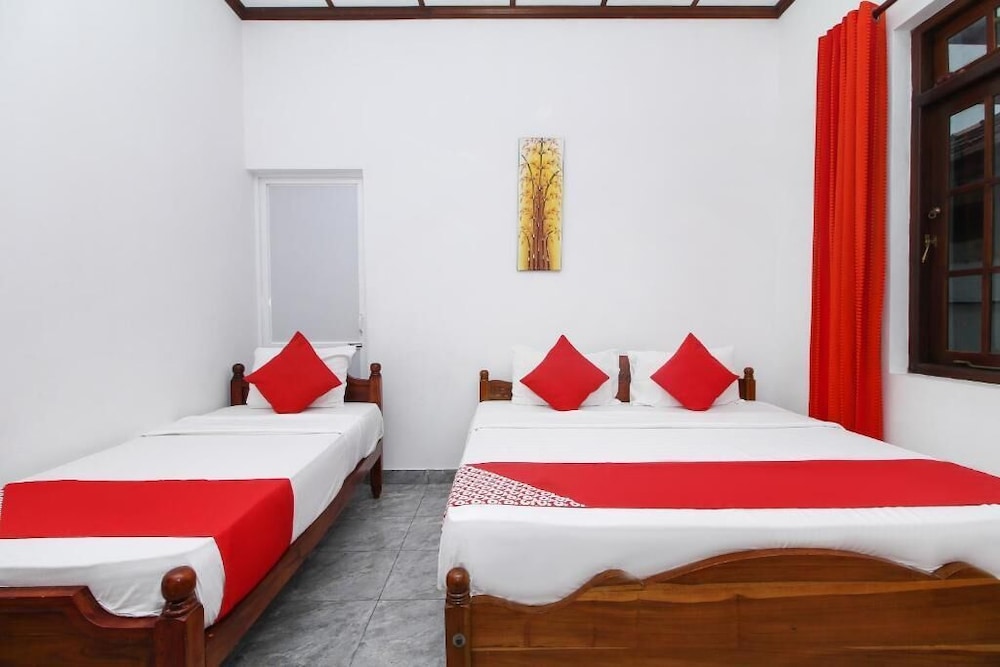 Leos Home Stay photo4