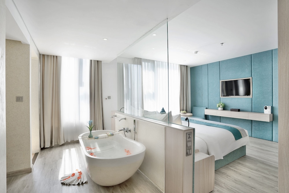 Premium, Deluxe, Double Bed, Partial Ocean View, No Balcony، Cicilia Hotels & Spa Danang 4/4