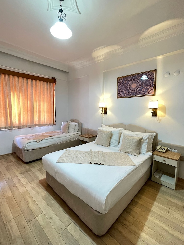 Suite, Multiple Beds، Karyatit 5/10