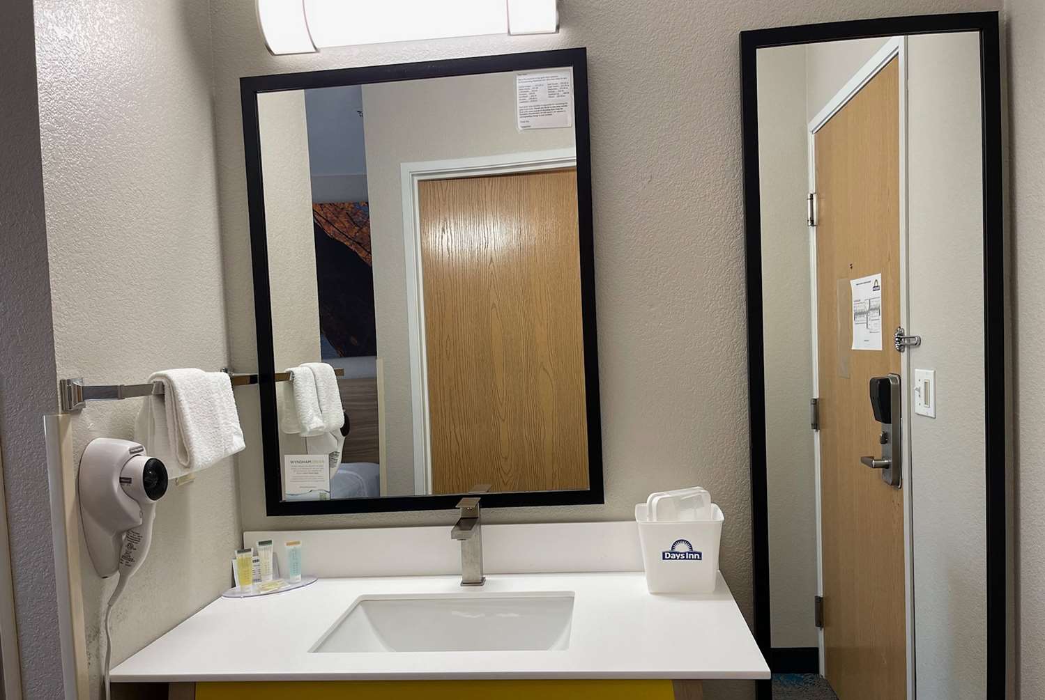 Days Inn by Wyndham Imlay City 45/48