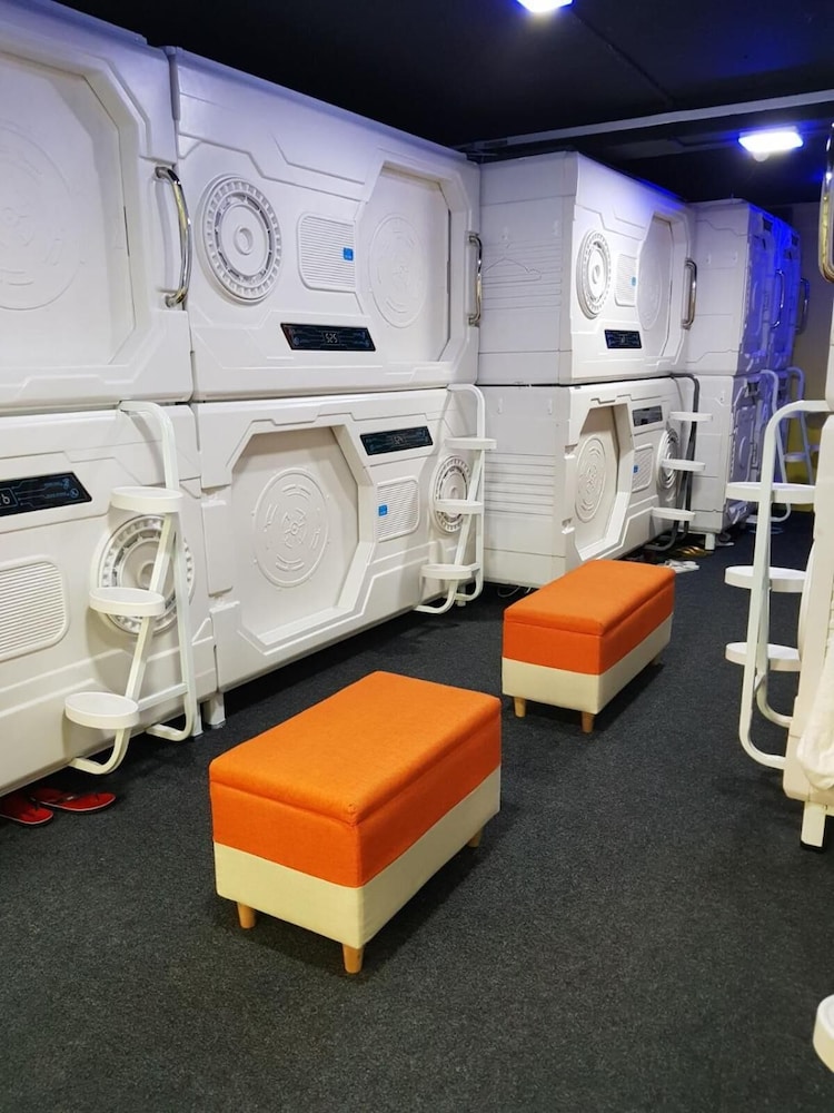 Galaxy Pods at Chinatown 7/34