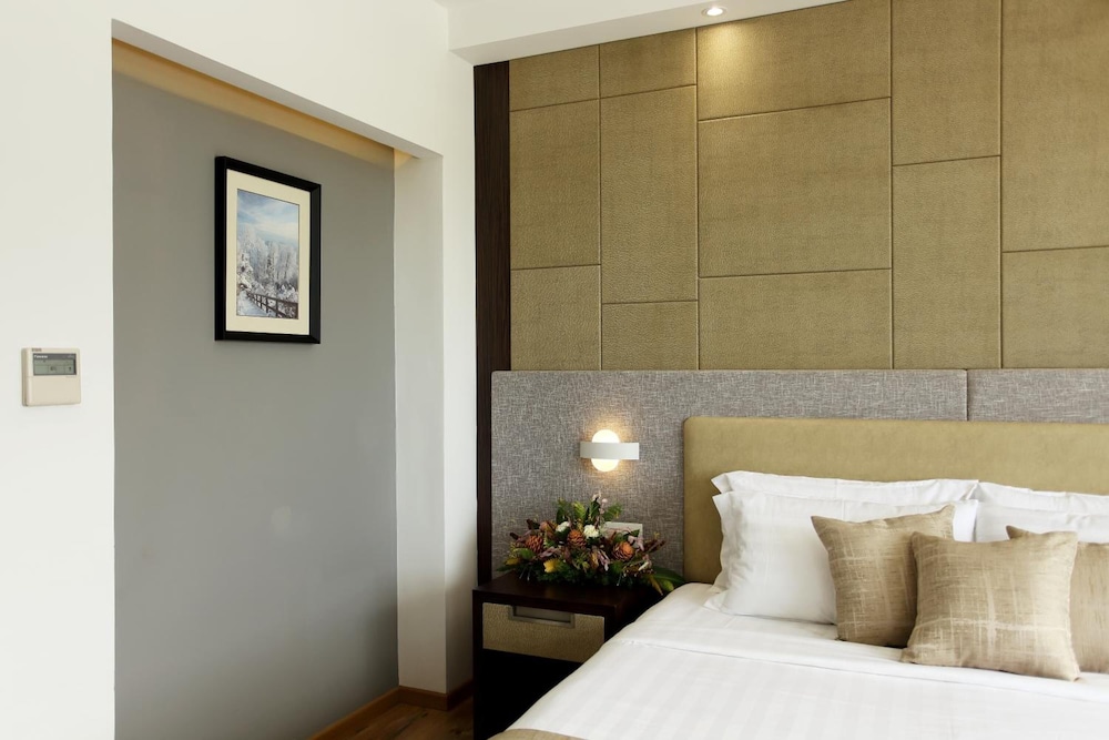 SUGAR BUSINESS HOTEL 17/45