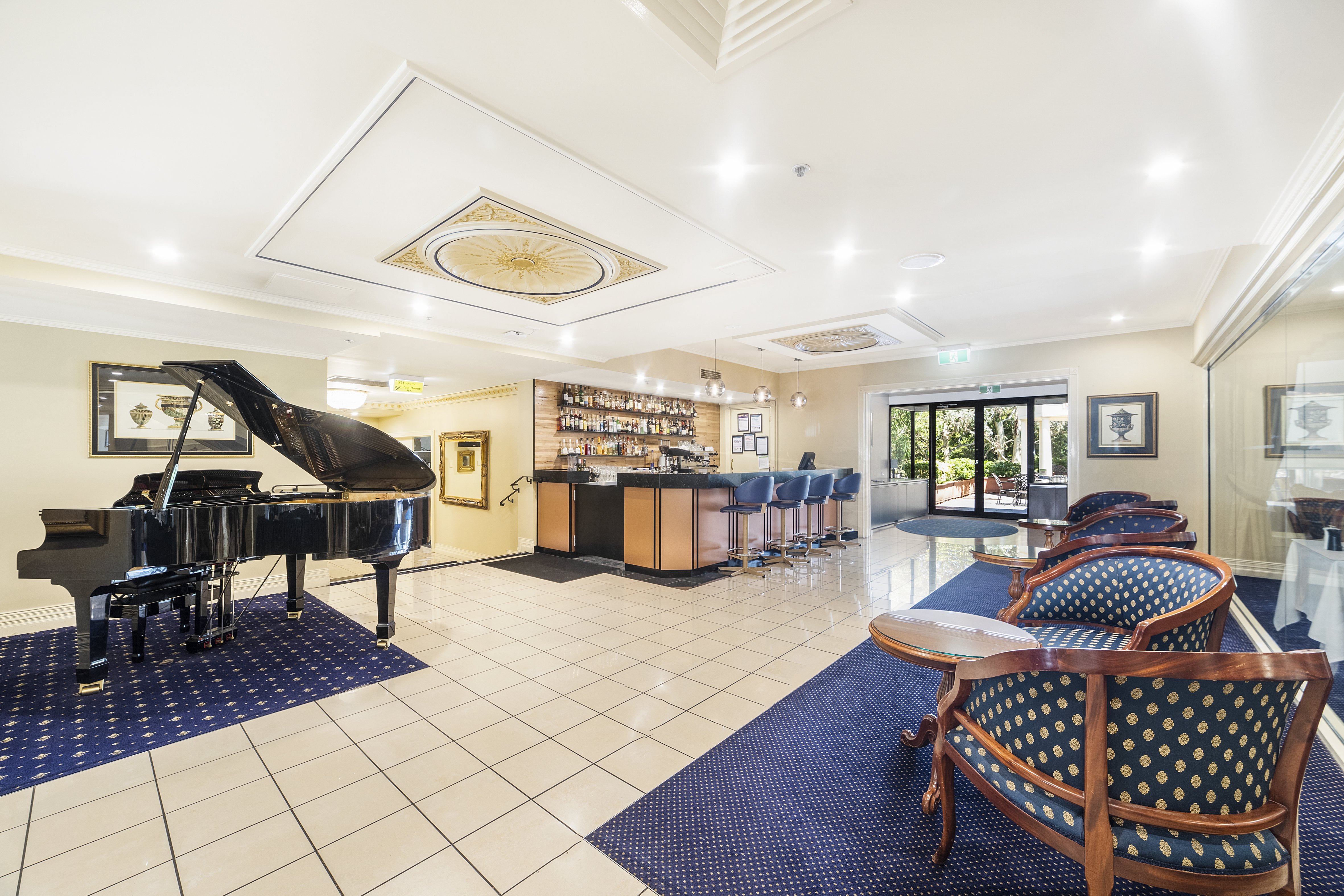 Canterbury International Hotel 16/19