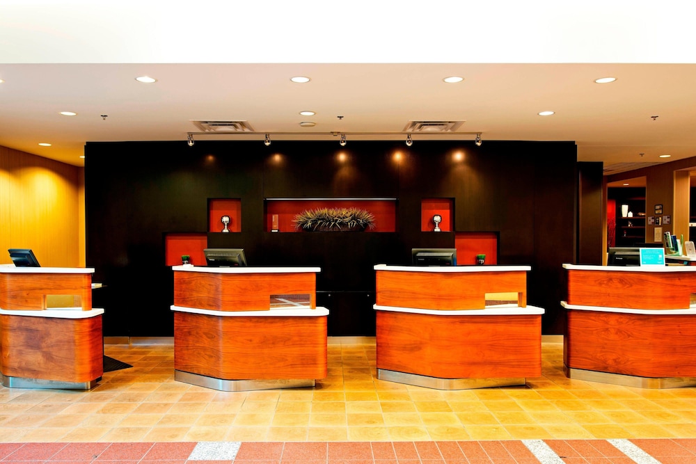 Lobby at Courtyard Ottawa East, OTTAWA - ONTARIO