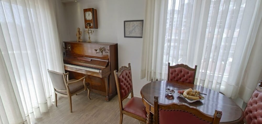 Lir Residence Suites 34/43