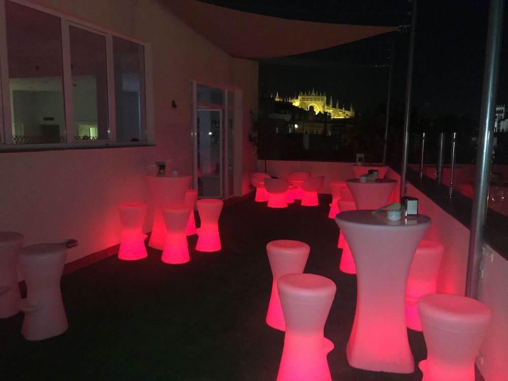 ADRIANO HOTEL 57/77