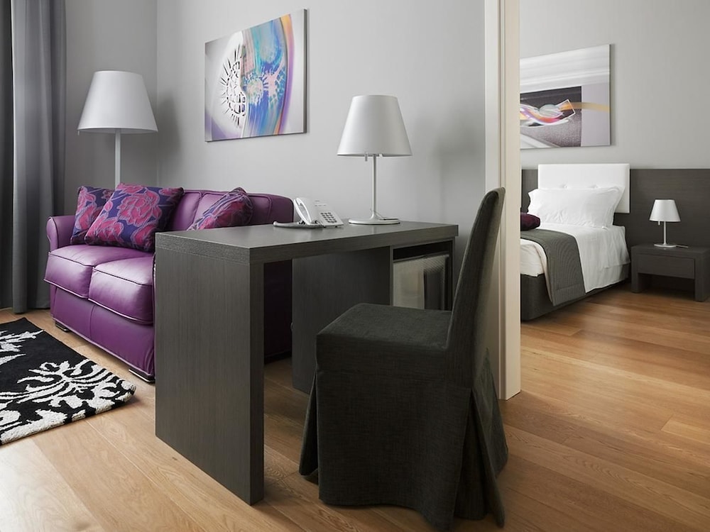 Palace Suite 42/64