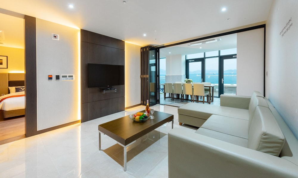 Yeosu Venezia Hotel & Suites 27/50