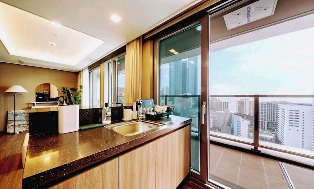 A1 with Haeundae 7/65