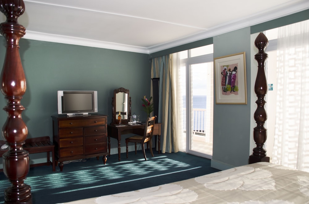 HOTEL LA BATELIERE 10/50