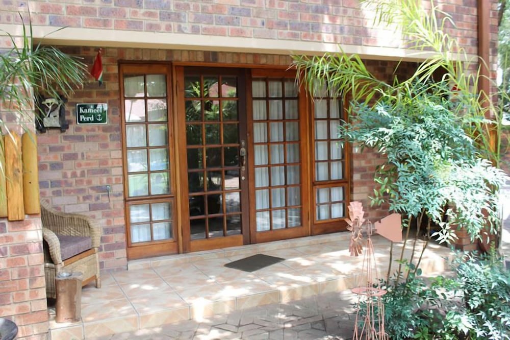 Aark Guest Lodge cc Boutique Hotel 2/22
