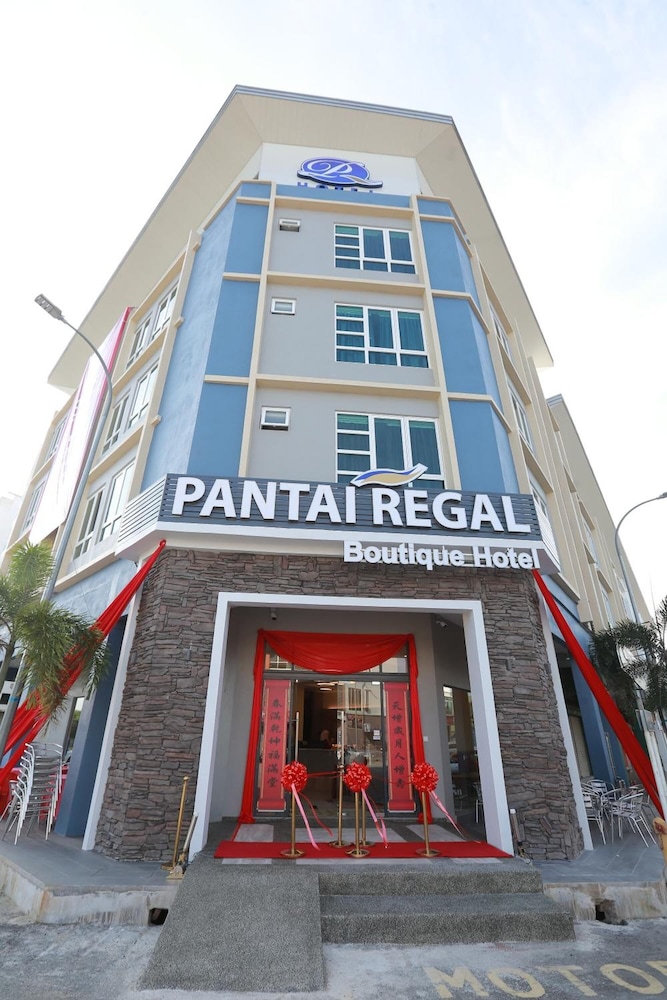 Pantai Regal Hotel 2/50
