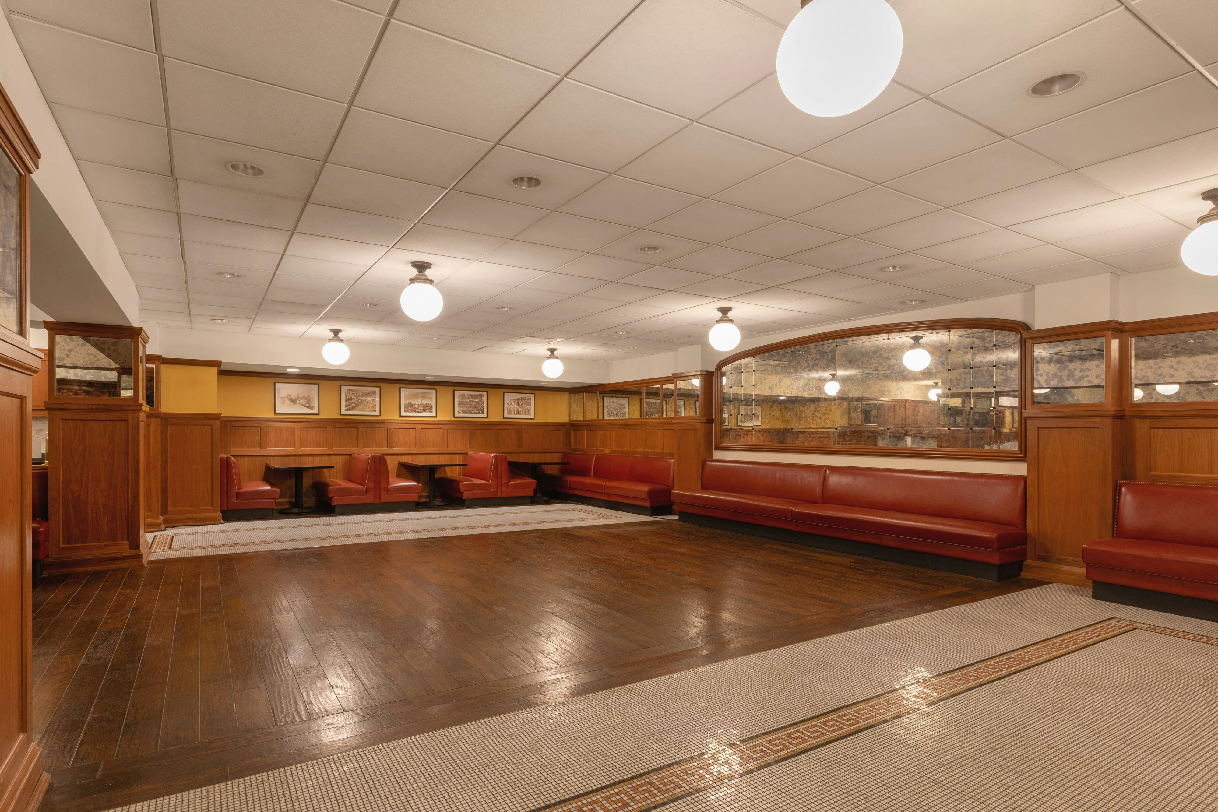 Hotel Cleveland, Autograph Collection 1/20