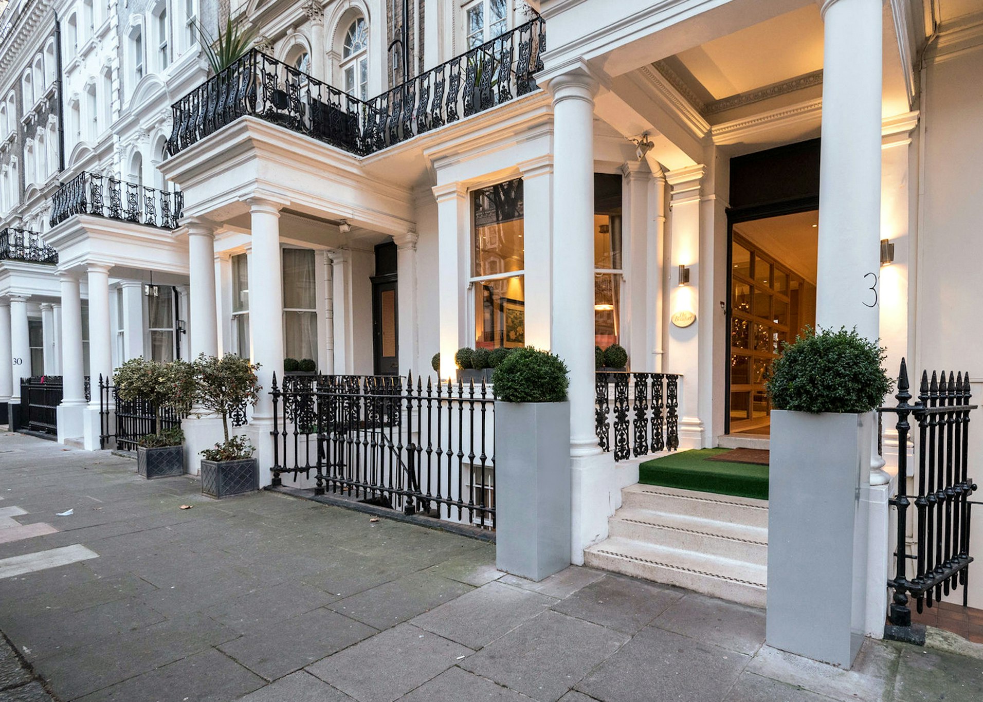The Beaufort Knightsbridge 4/41