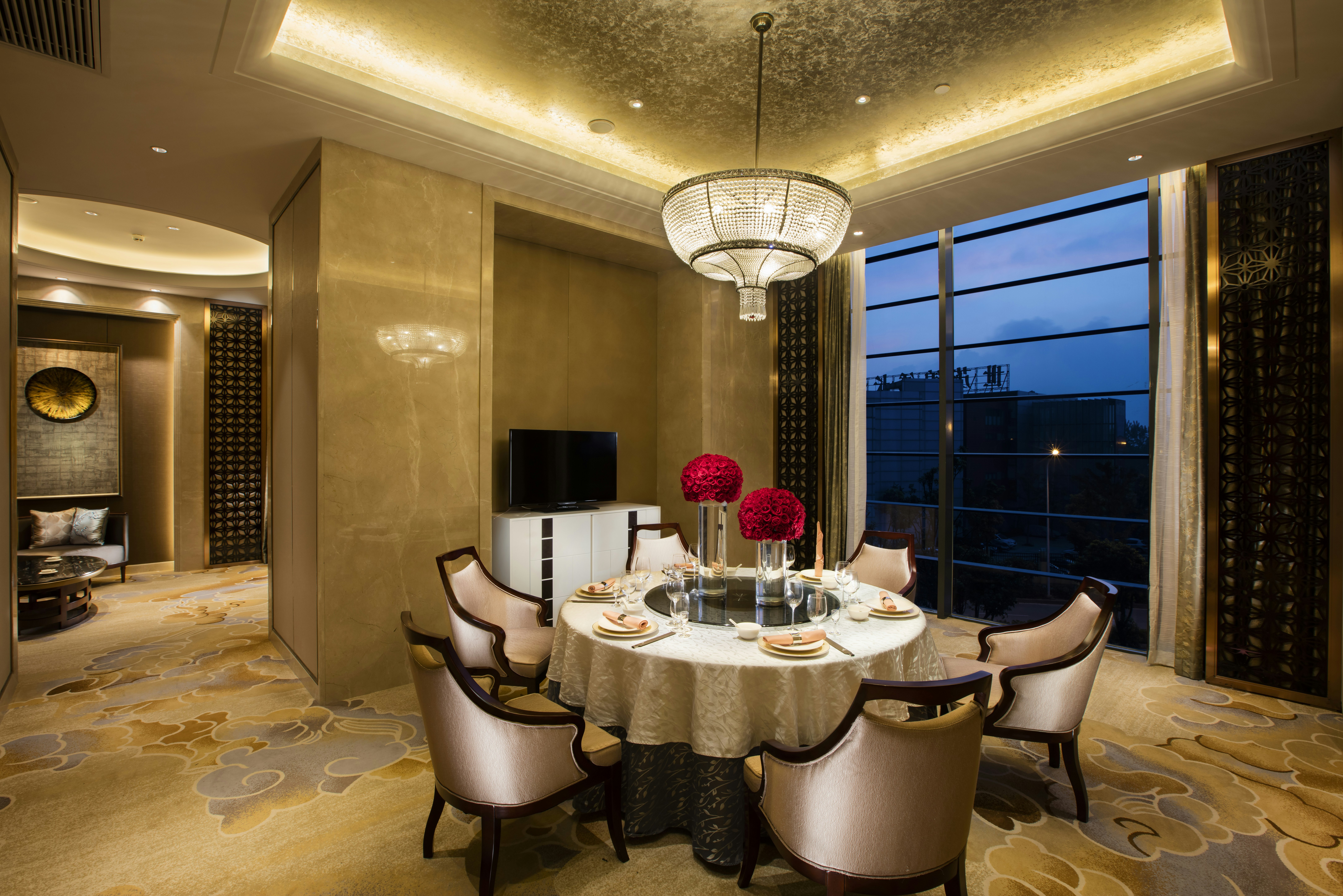 HILTON WUHAN RIVERSIDE 50/79