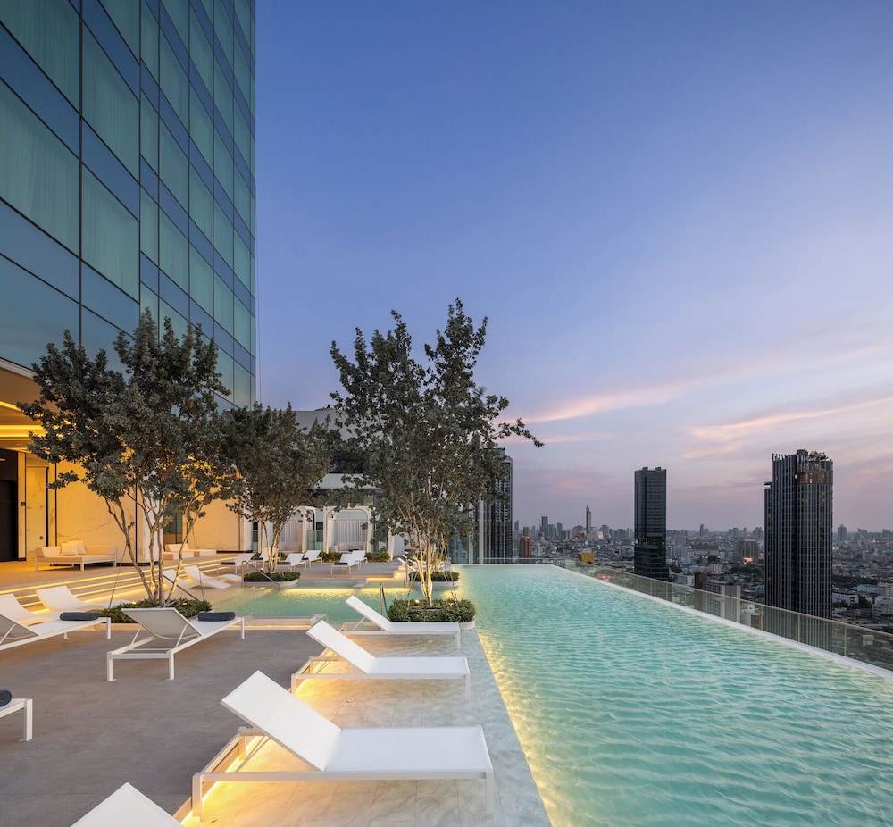 Eastin Grand Hotel Phayathai 46/50