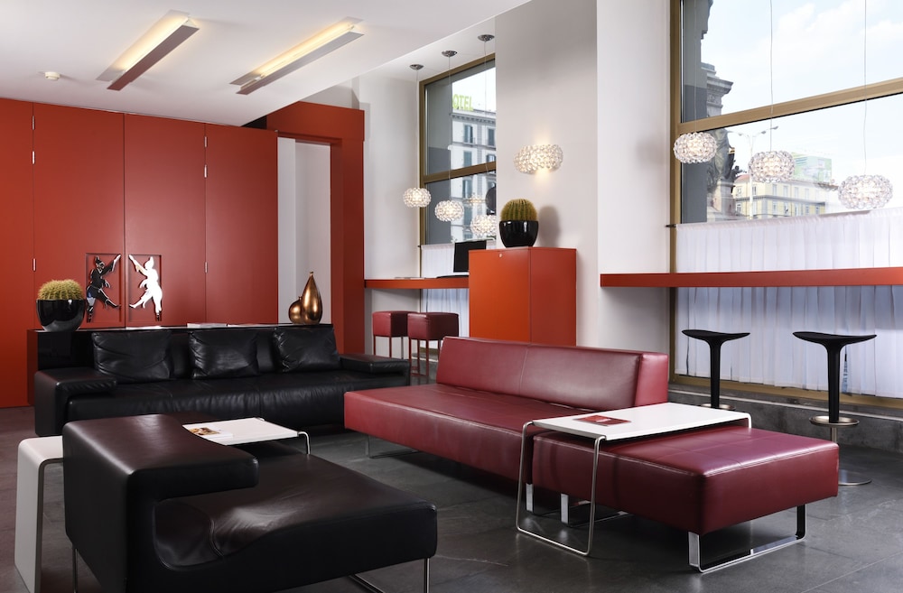 Unahotels Napoli 37/76